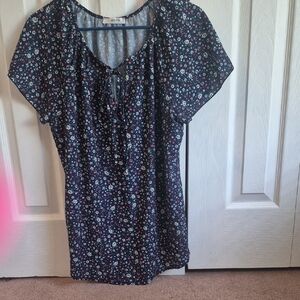 Tie-Neck Floral Short Sleeve Tunic - Black Multi